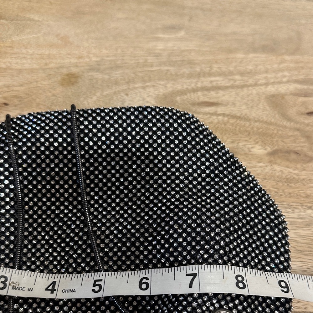 La Regale Black and White Mini Drawstring Bag - Picture 11 of 13